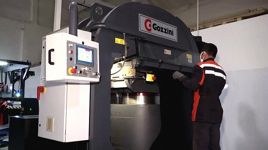 Gozzini hydraulic embossing press